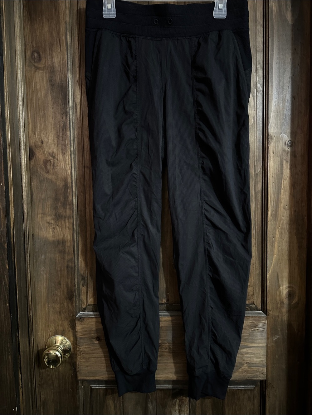 Lululemon dance studio unlined  joggers size 8